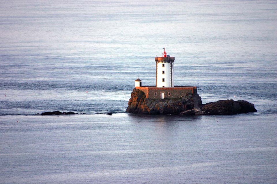 Le Phare de L'Ost-Pic