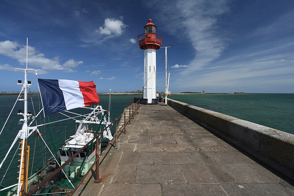 Le Phare de Saint-Vaast-la-Hougue