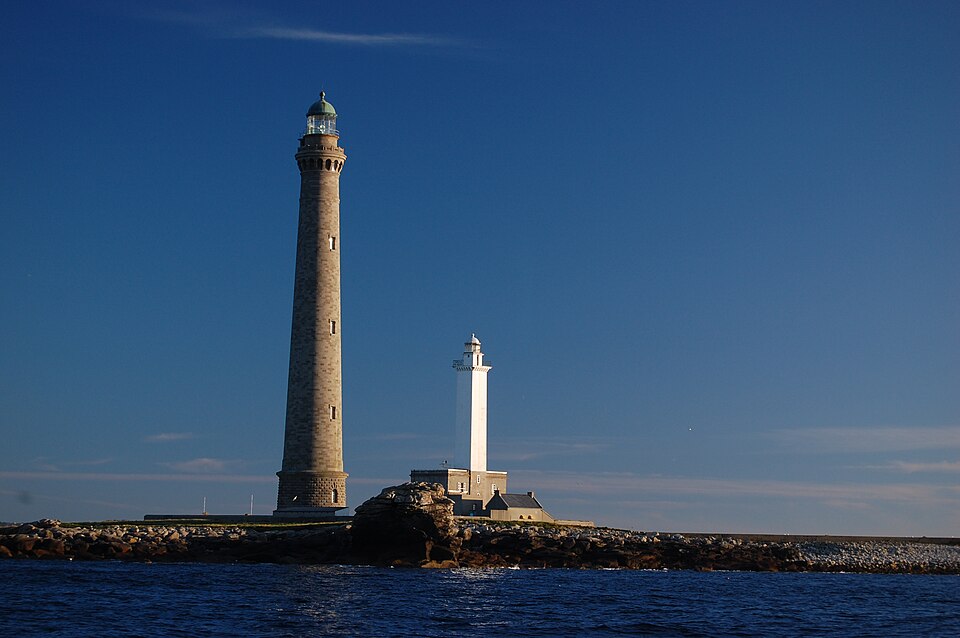 Le Vieux phare de l'Île Vierge
